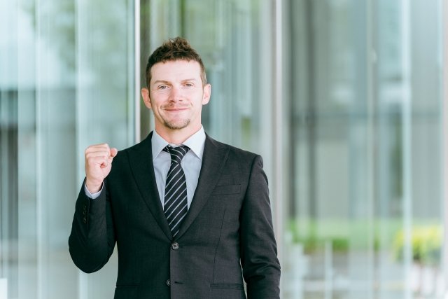 在留資格「技術・人文知識・国際業務」完全ガイド｜職種・要件・申請方法をわかりやすく解説