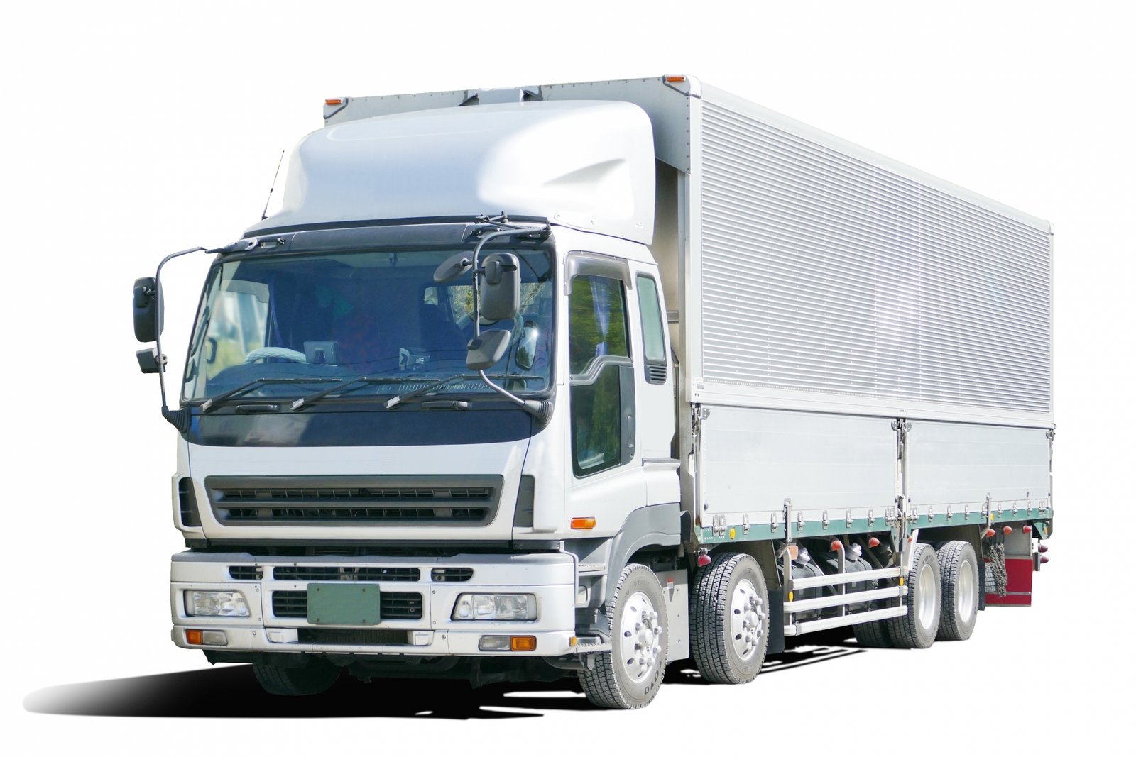 白トラとは？2026年4月の規制強化で荷主も罰則対象に！運送業界でとるべき対応とは