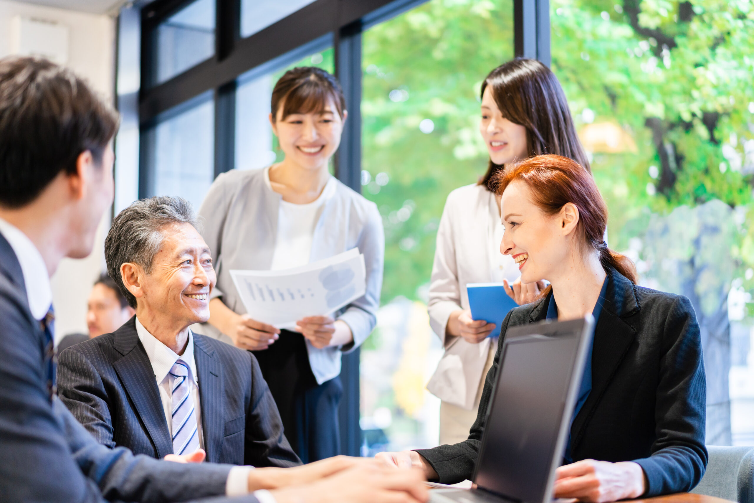 【2026年4月1日運用開始】企業内転勤ビザの提出書類変更を解説｜審査厳格化は誤解？